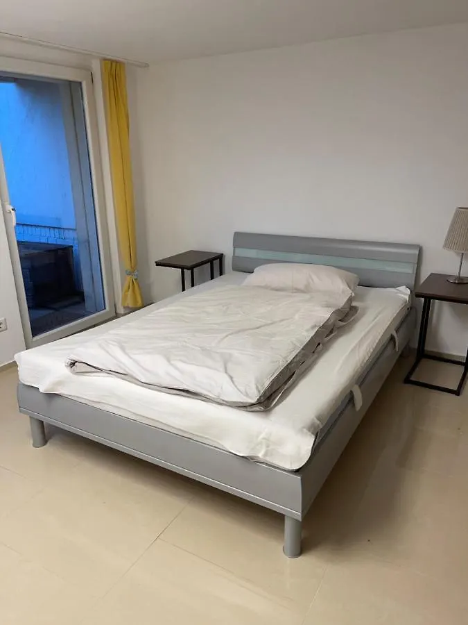 4 Bedrooms, 2 Bathrooms, Kitchen, Terrace - 10 Min To Fairground Düsseldorf